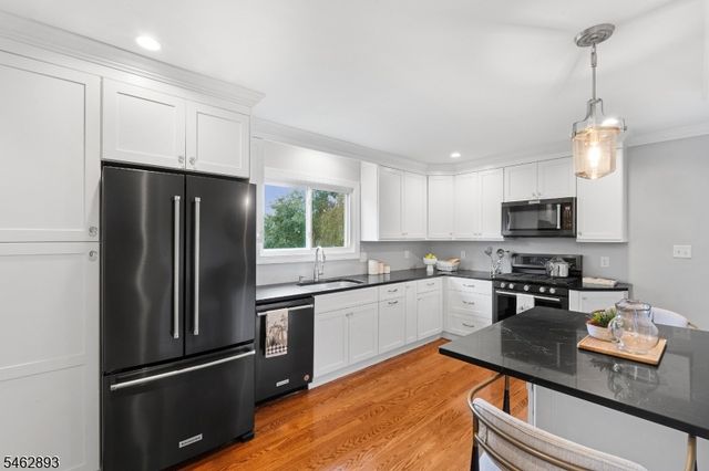 17 Ralph Pl, Morristown Town, NJ 07960