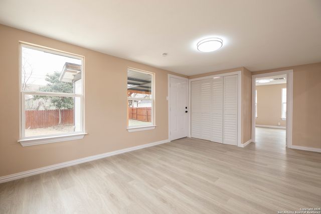 1411 McKinley, San Antonio, TX 78210