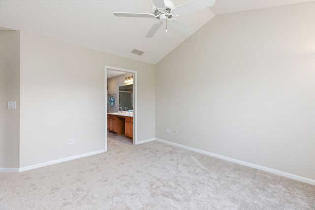 487 Vaughn Circle, Aurora, IL 60502