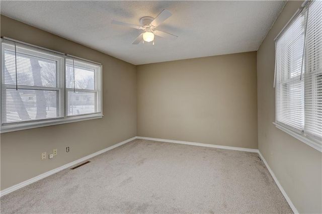 2002 N Michigan Street, Pittsburg, KS 66762