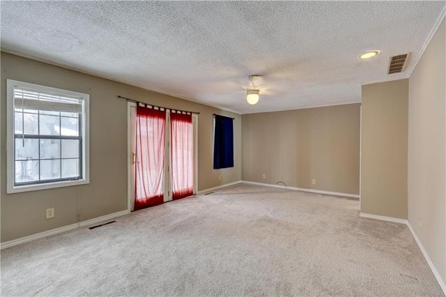 2002 N Michigan Street, Pittsburg, KS 66762