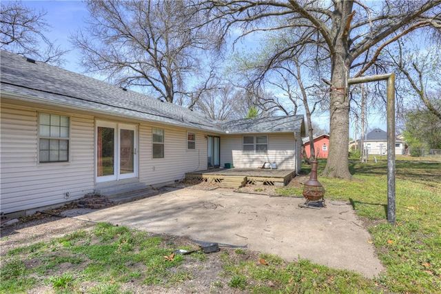 2002 N Michigan Street, Pittsburg, KS 66762