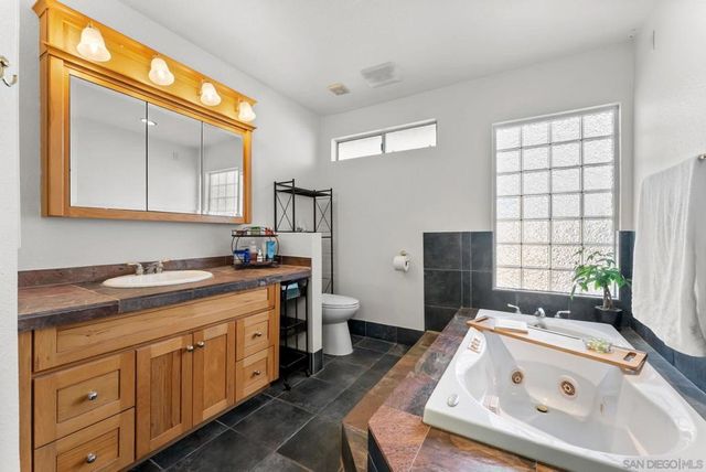 10253 Paseo Park, Lakeside, CA 92040
