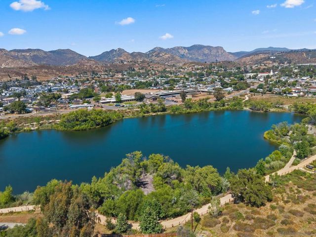 10253 Paseo Park, Lakeside, CA 92040