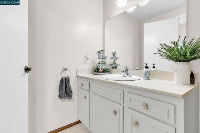 327 Mt Washington Way, Clayton, CA 94517