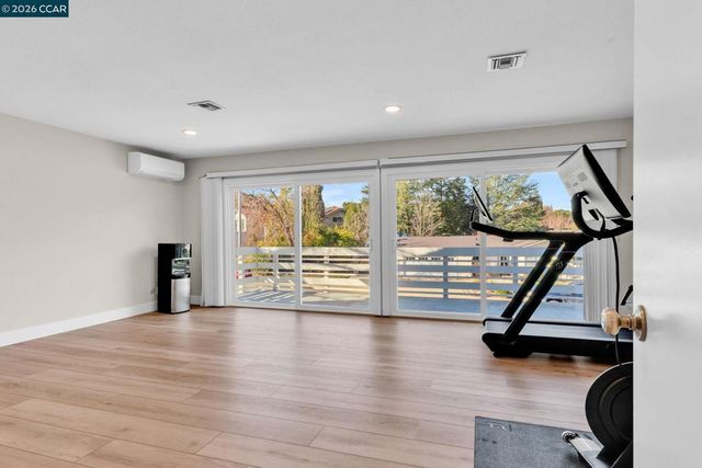 327 Mt Washington Way, Clayton, CA 94517