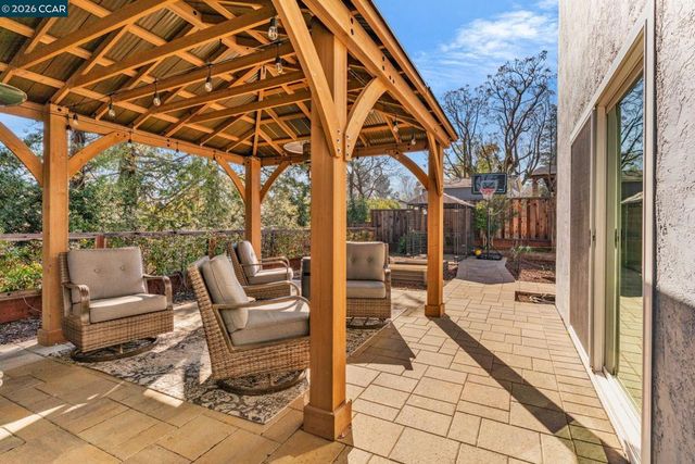 327 Mt Washington Way, Clayton, CA 94517