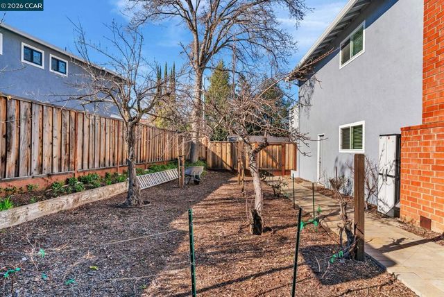 327 Mt Washington Way, Clayton, CA 94517