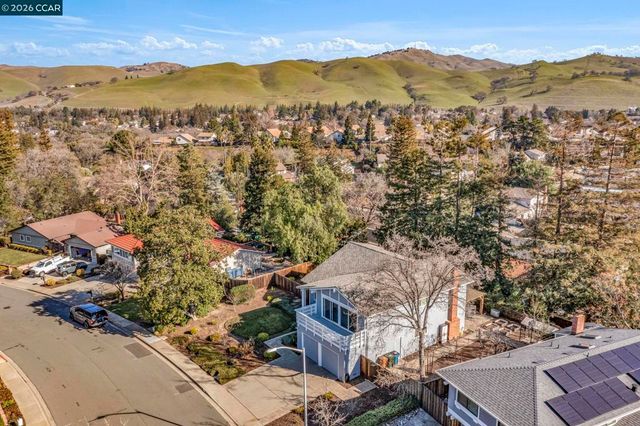 327 Mt Washington Way, Clayton, CA 94517