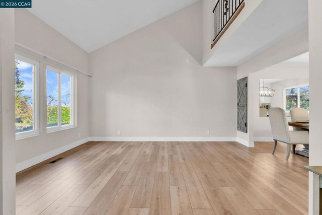 327 Mt Washington Way, Clayton, CA 94517