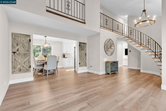 327 Mt Washington Way, Clayton, CA 94517