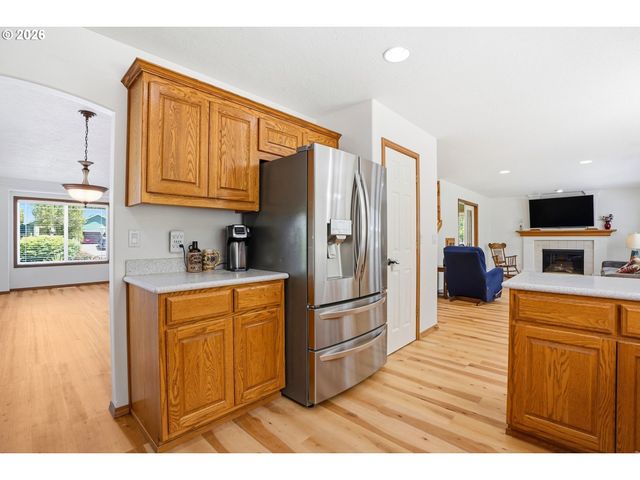 11798 MAHOGANY Ct, Oregon City, OR 97045