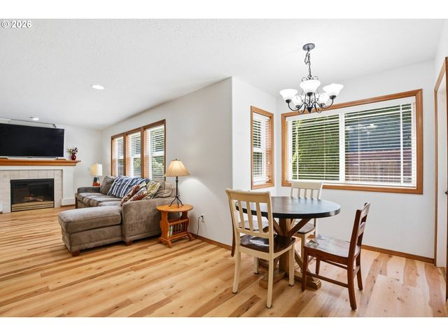11798 MAHOGANY Ct, Oregon City, OR 97045