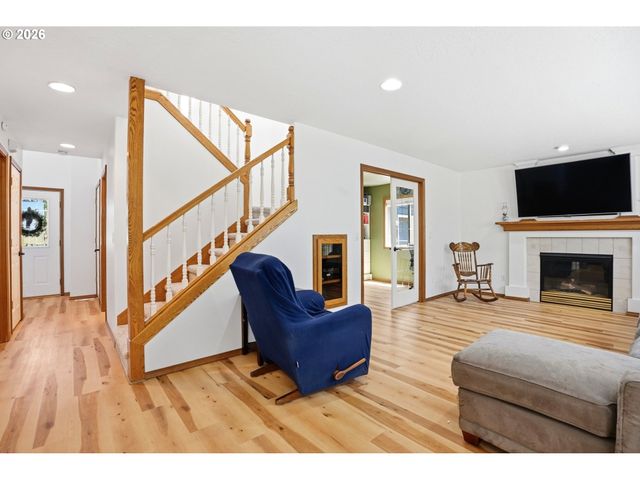 11798 MAHOGANY Ct, Oregon City, OR 97045
