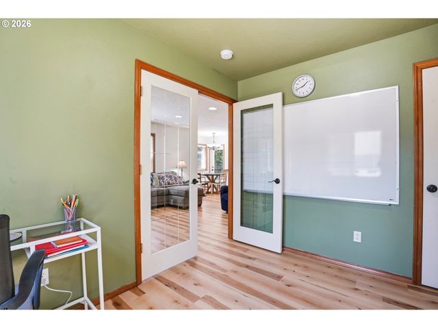 11798 MAHOGANY Ct, Oregon City, OR 97045