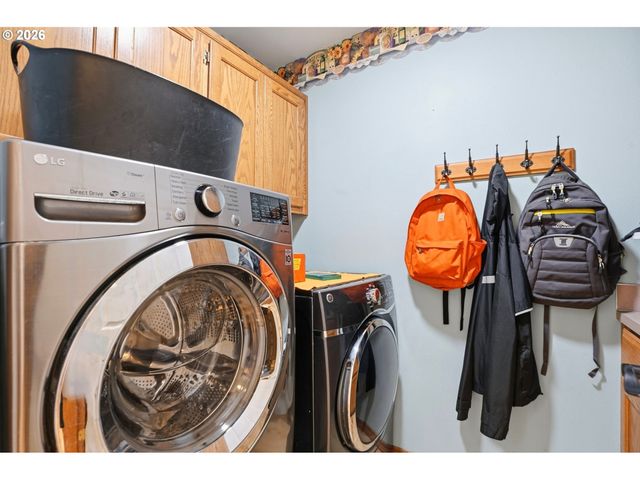 11798 MAHOGANY Ct, Oregon City, OR 97045
