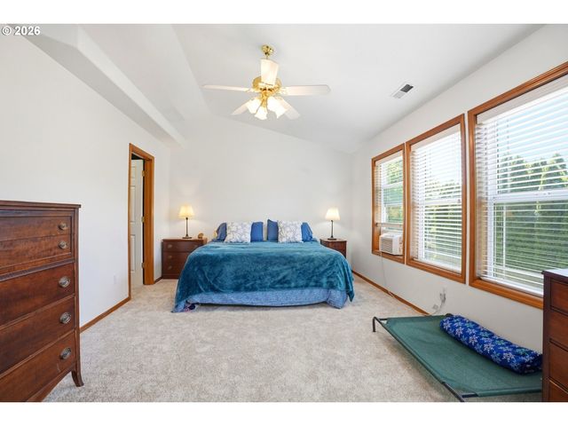 11798 MAHOGANY Ct, Oregon City, OR 97045