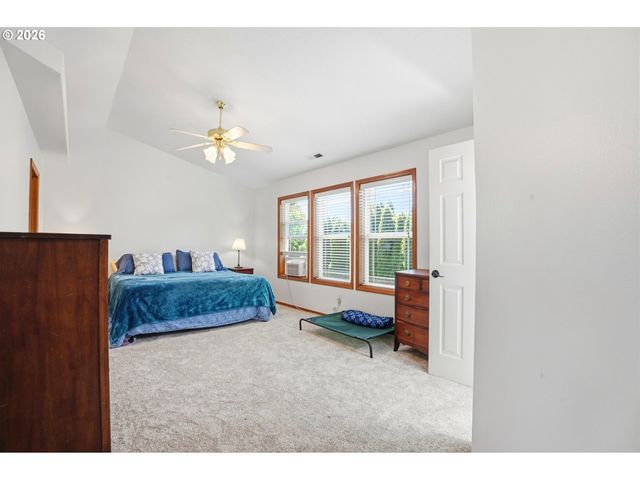 11798 MAHOGANY Ct, Oregon City, OR 97045