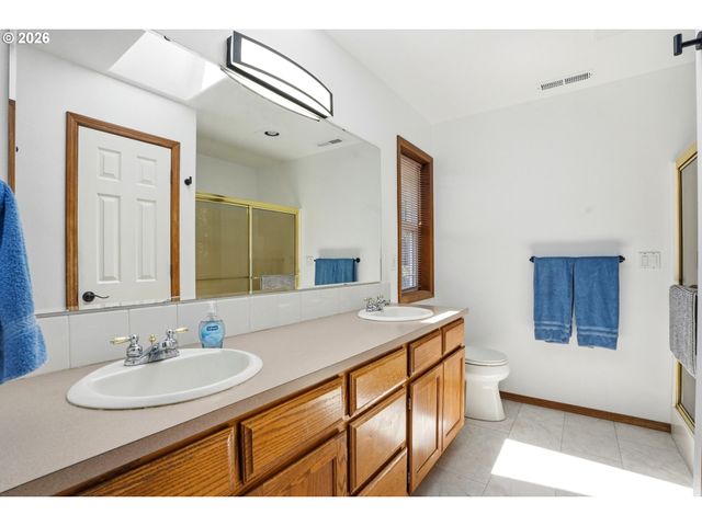 11798 MAHOGANY Ct, Oregon City, OR 97045