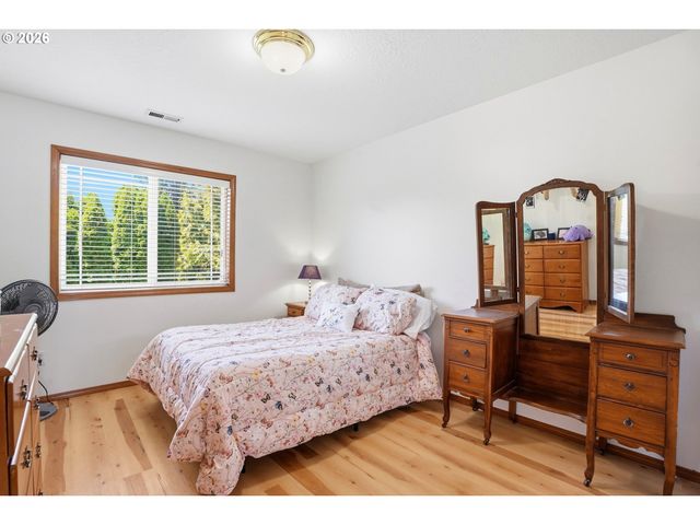 11798 MAHOGANY Ct, Oregon City, OR 97045