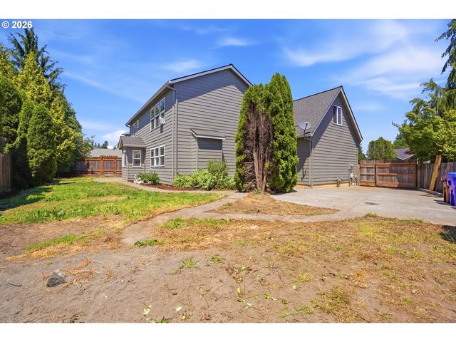 11798 MAHOGANY Ct, Oregon City, OR 97045