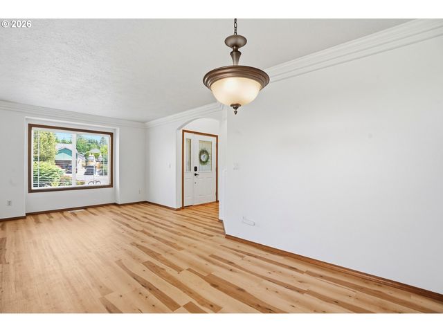 11798 MAHOGANY Ct, Oregon City, OR 97045