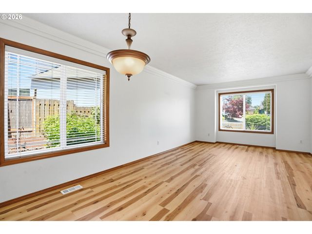 11798 MAHOGANY Ct, Oregon City, OR 97045