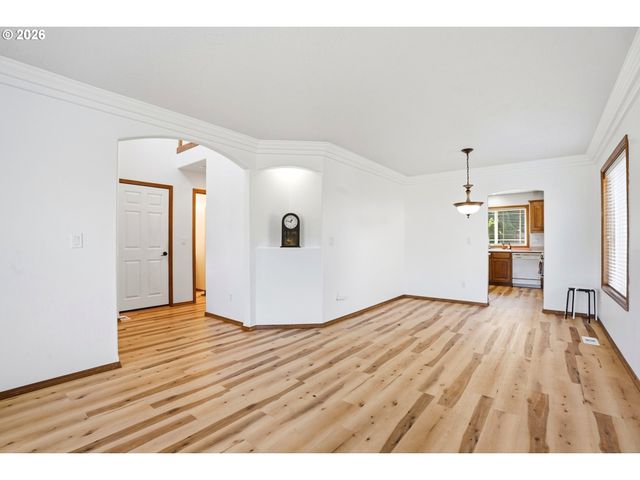 11798 MAHOGANY Ct, Oregon City, OR 97045