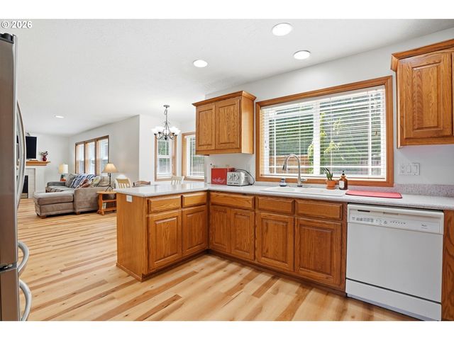 11798 MAHOGANY Ct, Oregon City, OR 97045