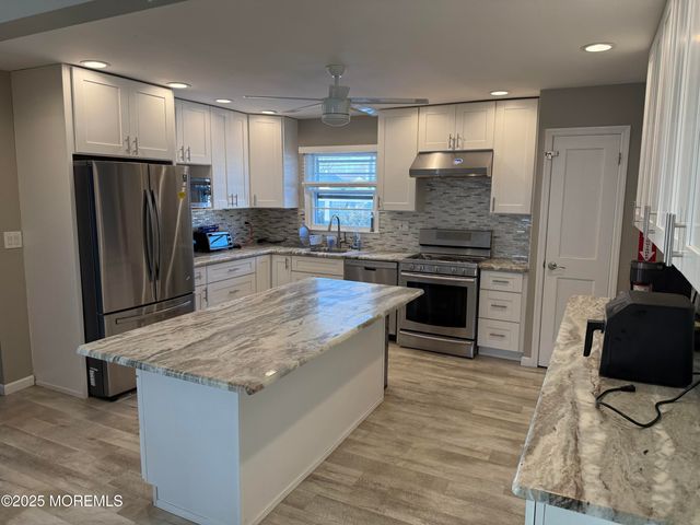 1 Michaels Court, Oakhurst, NJ 07755