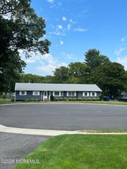 1 Michaels Court, Oakhurst, NJ 07755