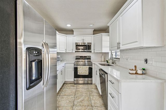 215 GARDENIA ROAD, Kissimmee, FL 34743