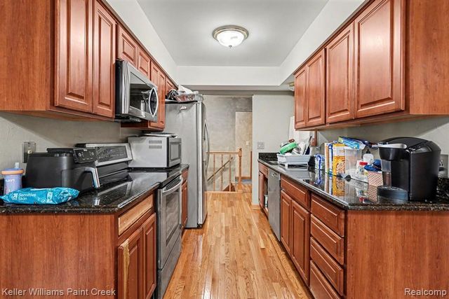 4967 N Grand Oaks Drive, Warren, MI 48092
