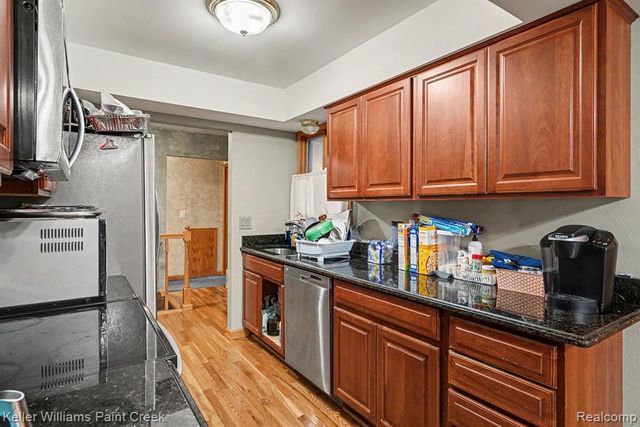 4967 N Grand Oaks Drive, Warren, MI 48092