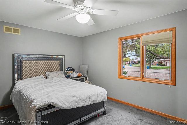 4967 N Grand Oaks Drive, Warren, MI 48092