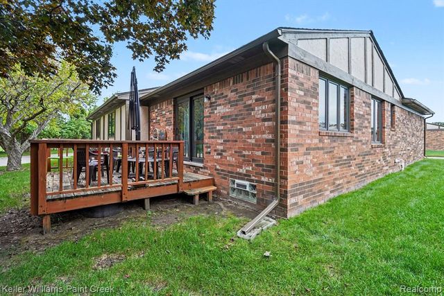 4967 N Grand Oaks Drive, Warren, MI 48092