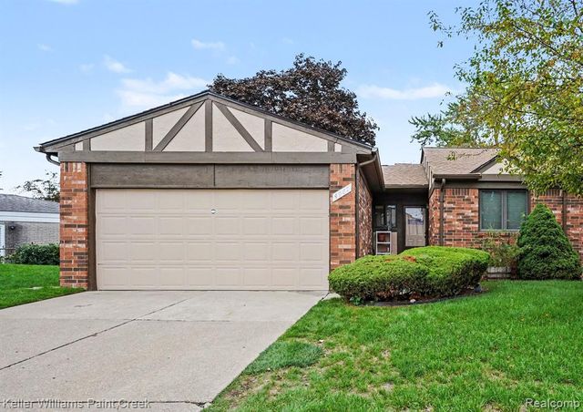 4967 N Grand Oaks Drive, Warren, MI 48092