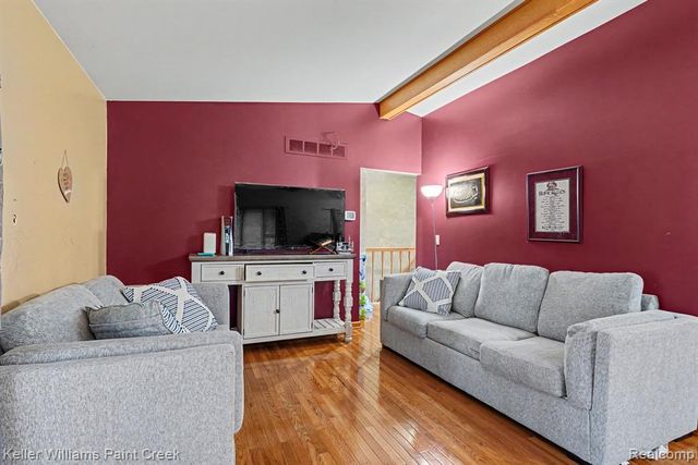 4967 N Grand Oaks Drive, Warren, MI 48092