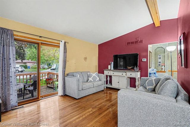 4967 N Grand Oaks Drive, Warren, MI 48092