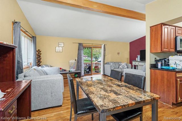 4967 N Grand Oaks Drive, Warren, MI 48092