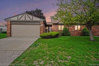 4967 N Grand Oaks Drive, Warren, MI 48092