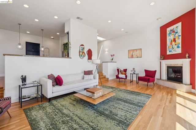 6153 Girvin Dr, Oakland, CA 94611