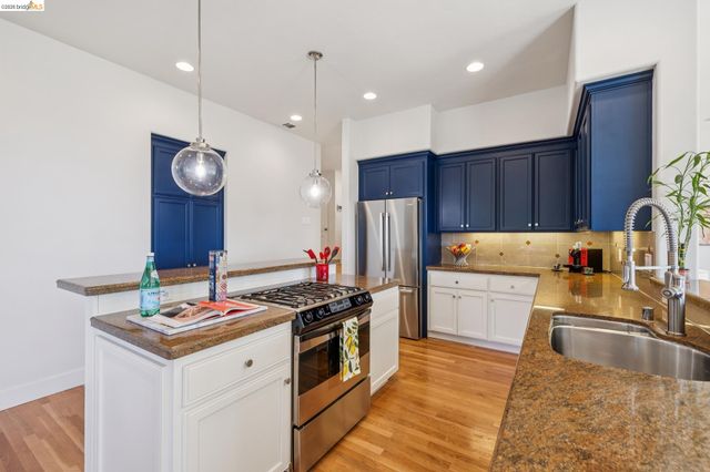 6153 Girvin Dr, Oakland, CA 94611