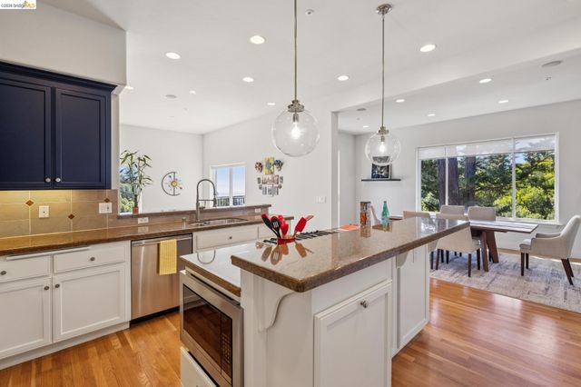 6153 Girvin Dr, Oakland, CA 94611