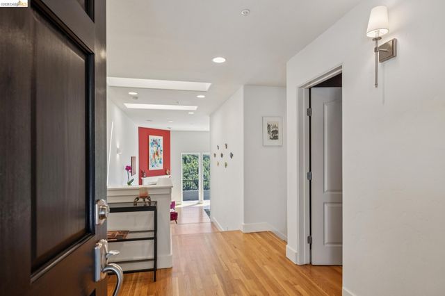 6153 Girvin Dr, Oakland, CA 94611
