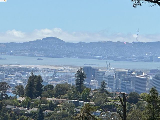 6153 Girvin Dr, Oakland, CA 94611