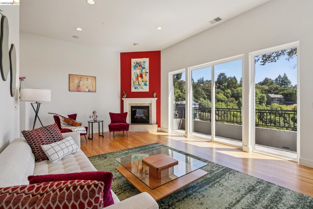6153 Girvin Dr, Oakland, CA 94611