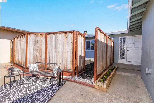 28458 Etta Ave, Hayward, CA 94544