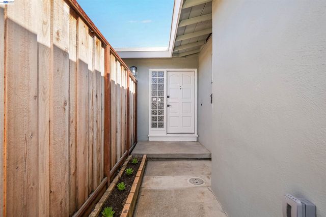 28458 Etta Ave, Hayward, CA 94544