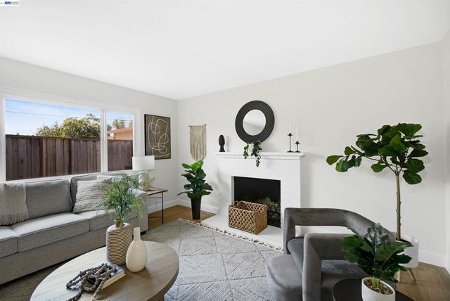 28458 Etta Ave, Hayward, CA 94544